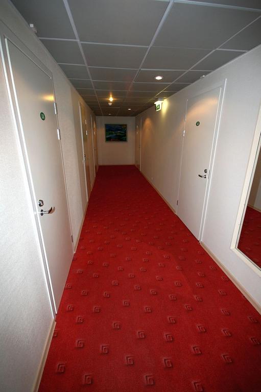 Hotell Sonajala Кярдла Экстерьер фото